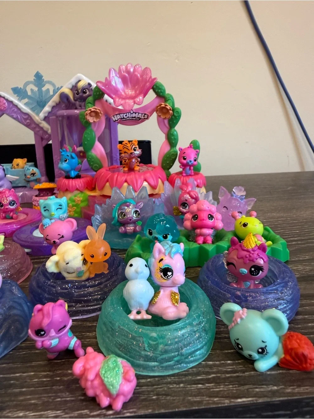 Hatchimals hug lot winter set beds spinners many animals lot